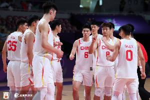 赛程安排-杨毅：中国男篮不但强度不落下风 而且个个敢做动作 厉害得夸张