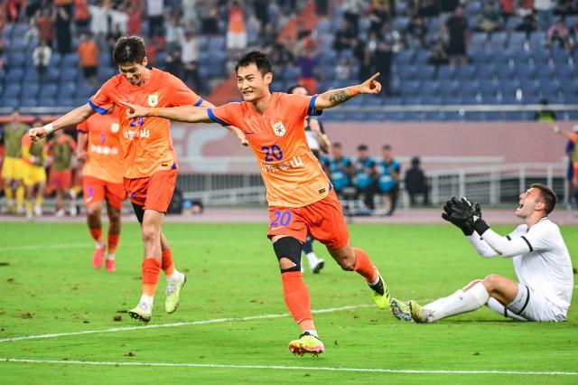 蓉城重组防线苦追三大将 尚未落笔签字仍志在必得