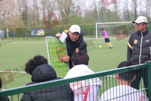 专访成耀东：国奥拉练提升自信 全面融合组最强阵