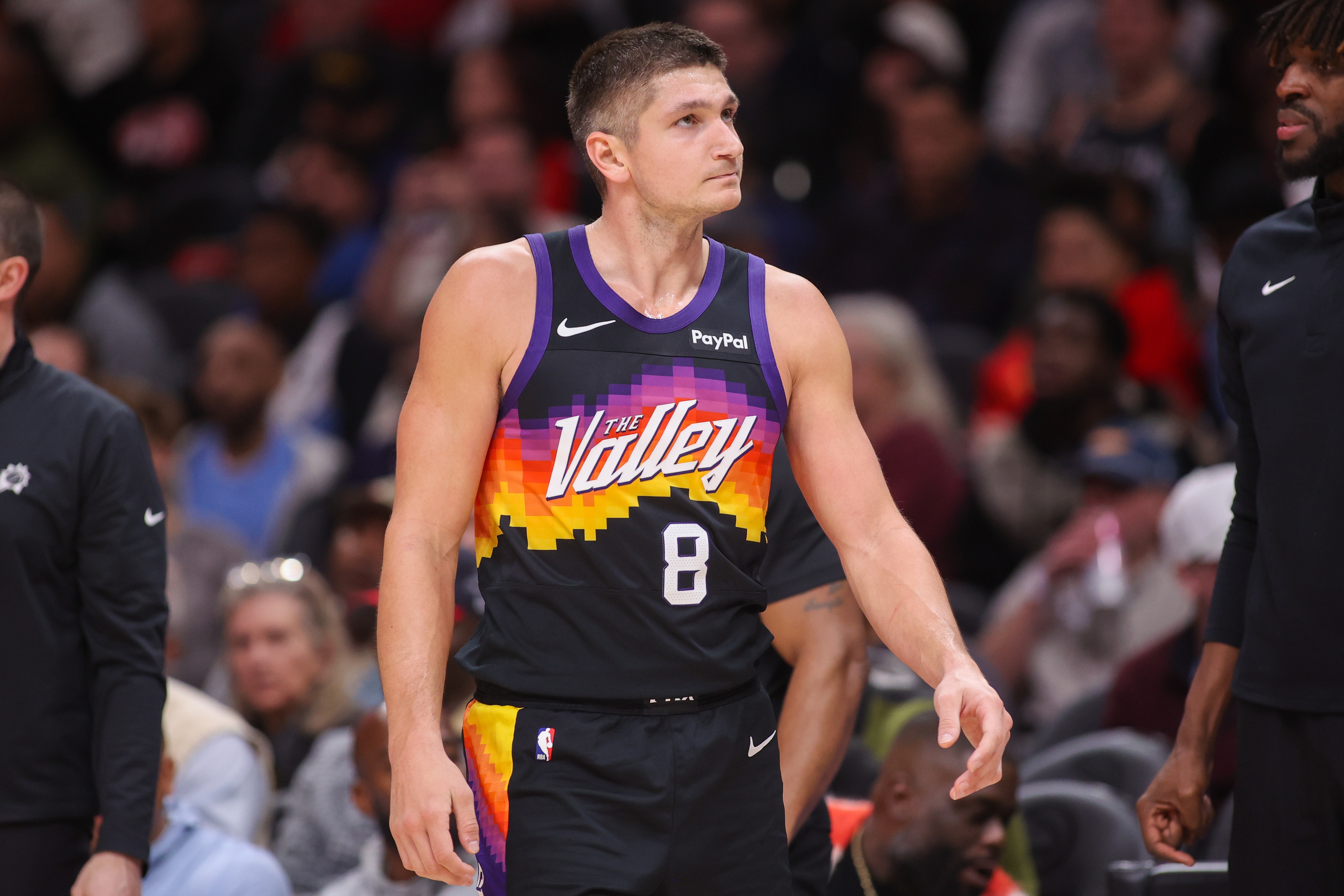 赛程安排-格雷森·阿伦：半场进攻必须始终保持节奏 不能让对手轻易换防